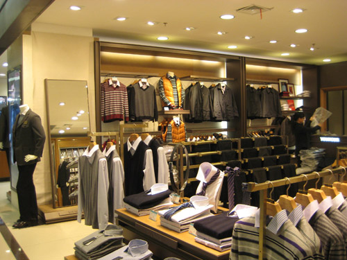 男装展柜实体店